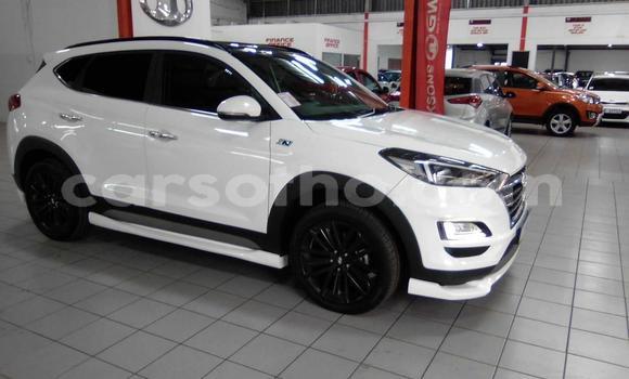 Sayi Na hannu Hyundai Tucson White Mota in Maseru a Maseru Sayi Na hannu Hyundai Tucson White Mota in Maseru a Maseru