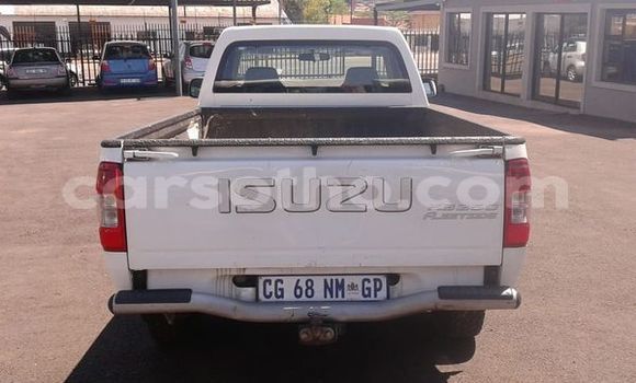 Buy Used Isuzu KB White Car in Maseru in Maseru Buy Used Isuzu KB White Car in Maseru in Maseru