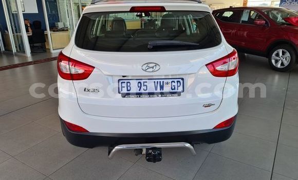 اشتري مستعمل Hyundai ix35 Silver سيارة في Maseru في Maseru اشتري مستعمل Hyundai ix35 Silver سيارة في Maseru في Maseru