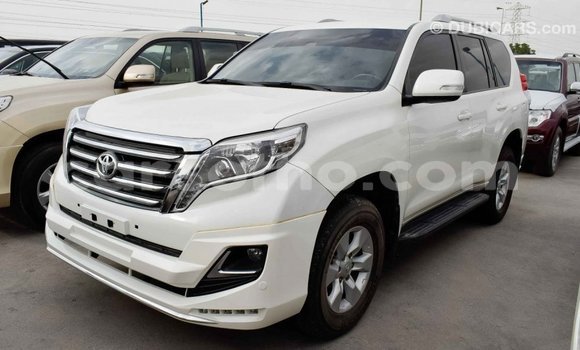 Acheter Import Voiture Toyota Prado Blanc à Import - Dubai, Maseru Acheter Import Voiture Toyota Prado Blanc à Import - Dubai, Maseru