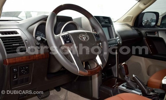 Acheter Import Voiture Toyota Prado Blanc à Import - Dubai, Maseru Acheter Import Voiture Toyota Prado Blanc à Import - Dubai, Maseru