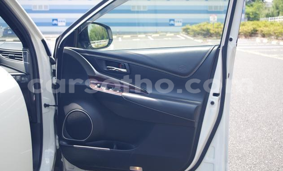 اشتري مستعمل Toyota Harrier White سيارة في Maseru في Maseru اشتري مستعمل Toyota Harrier White سيارة في Maseru في Maseru