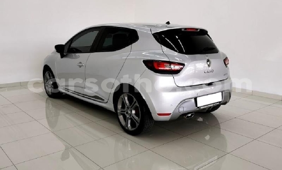 Sayi Na hannu Renault Clio Silver Mota in Maseru a Maseru Sayi Na hannu Renault Clio Silver Mota in Maseru a Maseru