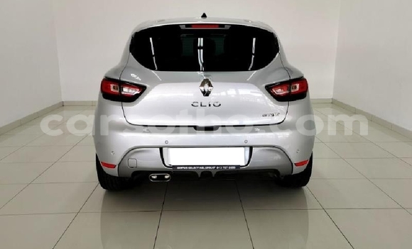 Sayi Na hannu Renault Clio Silver Mota in Maseru a Maseru Sayi Na hannu Renault Clio Silver Mota in Maseru a Maseru
