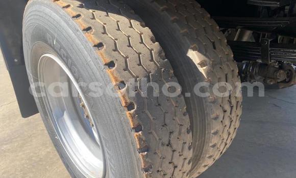 Sayi Na hannu Nissan UD White Babbar mota in Butha–Buthe a Thaba-Tseka Sayi Na hannu Nissan UD White Babbar mota in Butha–Buthe a Thaba-Tseka