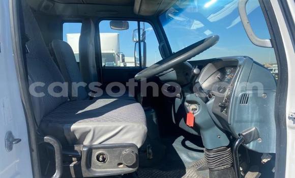 Sayi Na hannu Nissan UD White Babbar mota in Butha–Buthe a Thaba-Tseka Sayi Na hannu Nissan UD White Babbar mota in Butha–Buthe a Thaba-Tseka