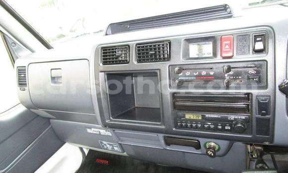 اشتري مستعمل Toyota Dyna White شاحنة في Butha–Buthe في Thaba-Tseka اشتري مستعمل Toyota Dyna White شاحنة في Butha–Buthe في Thaba-Tseka