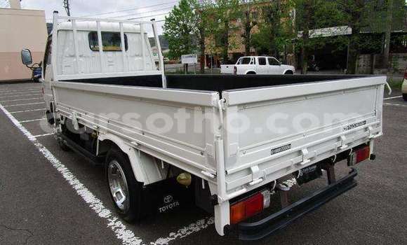 اشتري مستعمل Toyota Dyna White شاحنة في Butha–Buthe في Thaba-Tseka اشتري مستعمل Toyota Dyna White شاحنة في Butha–Buthe في Thaba-Tseka