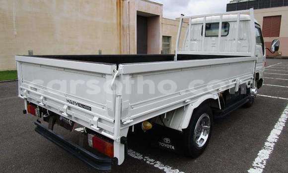 اشتري مستعمل Toyota Dyna White شاحنة في Butha–Buthe في Thaba-Tseka اشتري مستعمل Toyota Dyna White شاحنة في Butha–Buthe في Thaba-Tseka