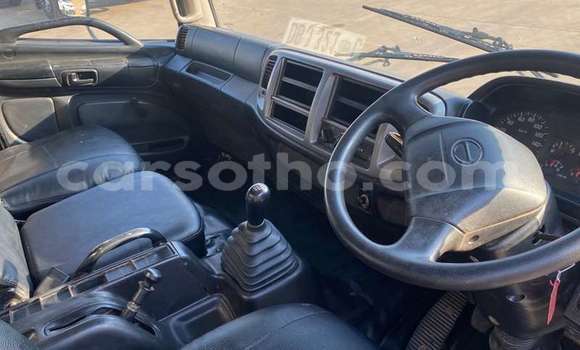 Acheter Occasion Utilitaire Hino 300 Series Autre à Butha–Buthe, Thaba-Tseka Acheter Occasion Utilitaire Hino 300 Series Autre à Butha–Buthe, Thaba-Tseka