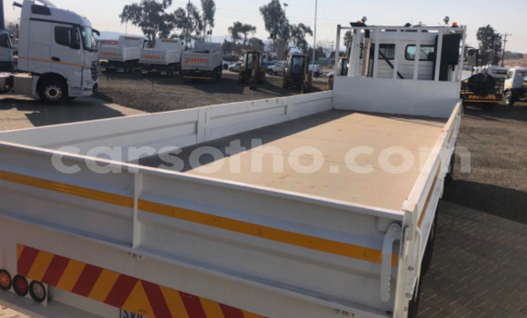 اشتري مستعمل Man Silent White شاحنة في Butha–Buthe في Thaba-Tseka اشتري مستعمل Man Silent White شاحنة في Butha–Buthe في Thaba-Tseka