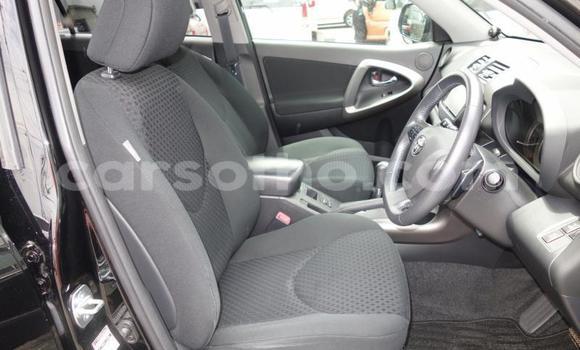 Sayi Na hannu Toyota Vanguard Black Mota in Maseru a Maseru Sayi Na hannu Toyota Vanguard Black Mota in Maseru a Maseru