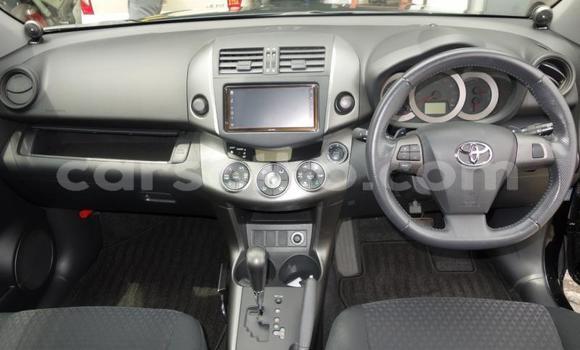 Sayi Na hannu Toyota Vanguard Black Mota in Maseru a Maseru Sayi Na hannu Toyota Vanguard Black Mota in Maseru a Maseru