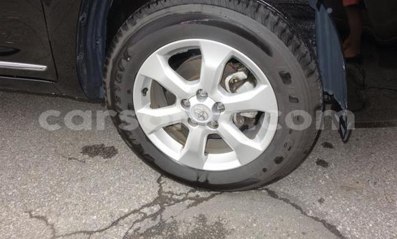 Sayi Na hannu Toyota Vanguard Black Mota in Maseru a Maseru Sayi Na hannu Toyota Vanguard Black Mota in Maseru a Maseru