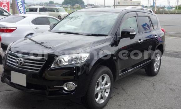 Sayi Na hannu Toyota Vanguard Black Mota in Maseru a Maseru Sayi Na hannu Toyota Vanguard Black Mota in Maseru a Maseru