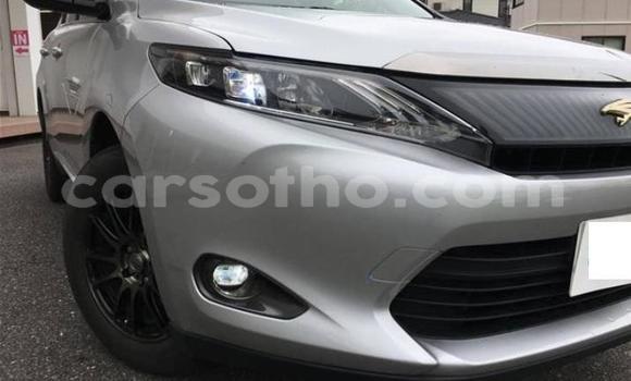 Sayi Na hannu Toyota Harrier Silver Mota in Maseru a Maseru Sayi Na hannu Toyota Harrier Silver Mota in Maseru a Maseru