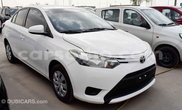 Acheter Import Voiture Toyota Yaris Blanc à Import - Dubai, Maseru Acheter Import Voiture Toyota Yaris Blanc à Import - Dubai, Maseru