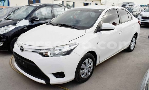 Acheter Import Voiture Toyota Yaris Blanc à Import - Dubai, Maseru Acheter Import Voiture Toyota Yaris Blanc à Import - Dubai, Maseru