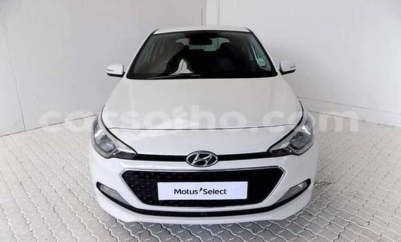 Acheter Occasion Voiture Hyundai i20 Blanc à Maseru, Maseru Acheter Occasion Voiture Hyundai i20 Blanc à Maseru, Maseru