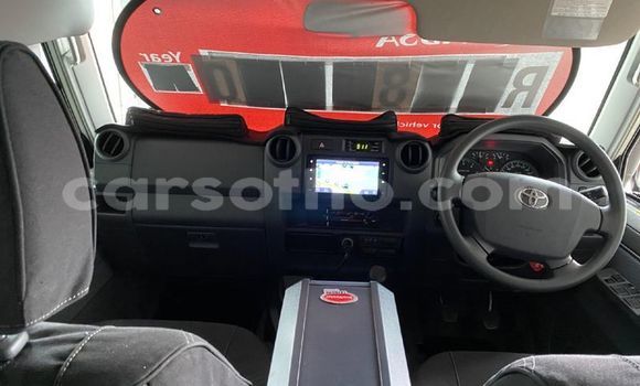 Sayi Na hannu Toyota Land Cruiser White Mota in Maseru a Maseru Sayi Na hannu Toyota Land Cruiser White Mota in Maseru a Maseru