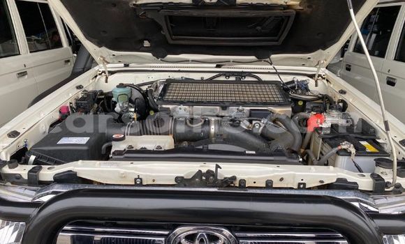 Sayi Na hannu Toyota Land Cruiser White Mota in Maseru a Maseru Sayi Na hannu Toyota Land Cruiser White Mota in Maseru a Maseru