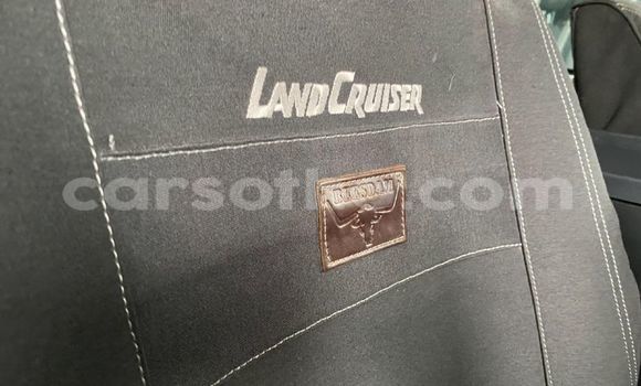 Sayi Na hannu Toyota Land Cruiser White Mota in Maseru a Maseru Sayi Na hannu Toyota Land Cruiser White Mota in Maseru a Maseru