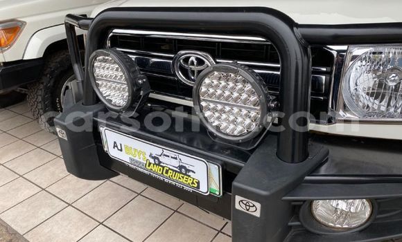 Sayi Na hannu Toyota Land Cruiser White Mota in Maseru a Maseru Sayi Na hannu Toyota Land Cruiser White Mota in Maseru a Maseru