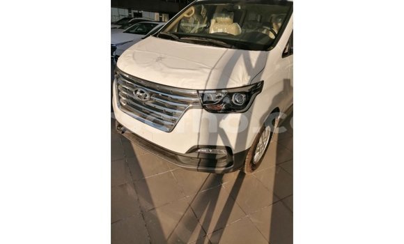 Sayi Imported Hyundai Accent White Mota in Import - Dubai a Maseru Sayi Imported Hyundai Accent White Mota in Import - Dubai a Maseru