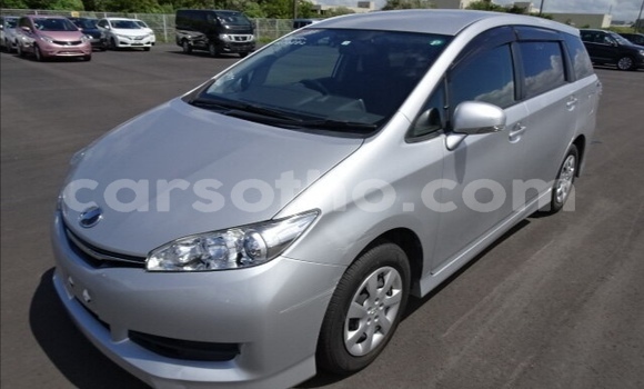 Buy Used Toyota Wish Silver Car in Import - Dubai in Maseru Buy Used Toyota Wish Silver Car in Import - Dubai in Maseru