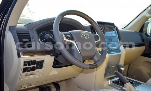 Acheter Import Voiture Toyota Land Cruiser Noir à Import - Dubai, Maseru Acheter Import Voiture Toyota Land Cruiser Noir à Import - Dubai, Maseru