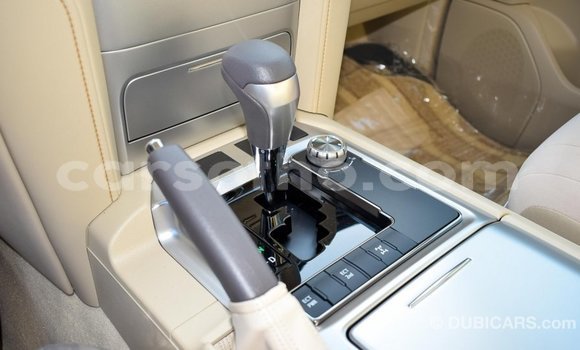 Acheter Import Voiture Toyota Land Cruiser Noir à Import - Dubai, Maseru Acheter Import Voiture Toyota Land Cruiser Noir à Import - Dubai, Maseru