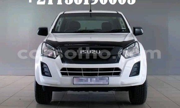 Sayi Na hannu Isuzu D-max Cab4 White Mota in Maseru a Maseru Sayi Na hannu Isuzu D-max Cab4 White Mota in Maseru a Maseru