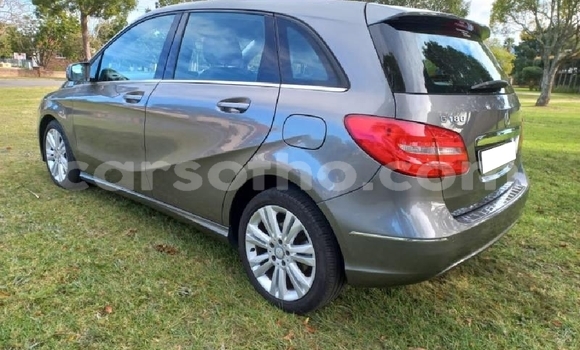 Sayi Na hannu Mercedes-Benz B-klasse Silver Mota in Maseru a Maseru Sayi Na hannu Mercedes-Benz B-klasse Silver Mota in Maseru a Maseru