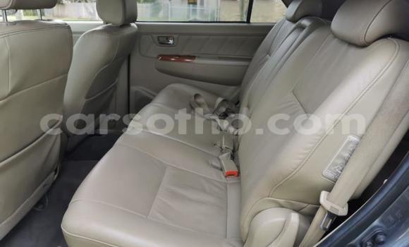 Sayi Na hannu Toyota Fortuner Black Mota in Maseru a Maseru Sayi Na hannu Toyota Fortuner Black Mota in Maseru a Maseru