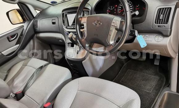 Acheter Occasion Voiture Hyundai H1 Gris à Maseru, Maseru Acheter Occasion Voiture Hyundai H1 Gris à Maseru, Maseru