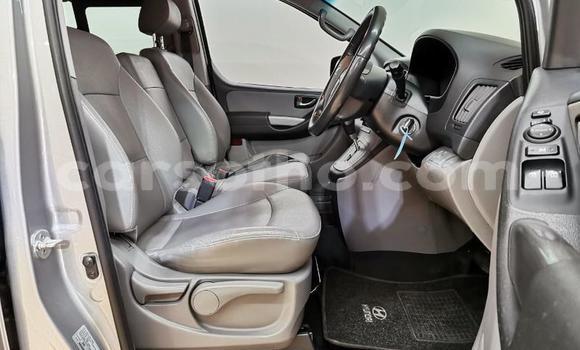 Acheter Occasion Voiture Hyundai H1 Gris à Maseru, Maseru Acheter Occasion Voiture Hyundai H1 Gris à Maseru, Maseru