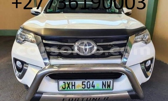 Sayi Na hannu Toyota Fortuner White Mota in Maseru a Maseru Sayi Na hannu Toyota Fortuner White Mota in Maseru a Maseru