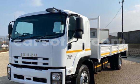 Acheter Occasion Utilitaire Isuzu FTR 850 Blanc à Mafeteng, Mafeteng Acheter Occasion Utilitaire Isuzu FTR 850 Blanc à Mafeteng, Mafeteng