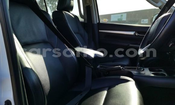 Acheter Occasion Voiture Toyota Hilux Blanc à Maseru, Maseru Acheter Occasion Voiture Toyota Hilux Blanc à Maseru, Maseru