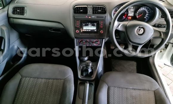 اشتري مستعمل Volkswagen Polo White سيارة في Maseru في Maseru اشتري مستعمل Volkswagen Polo White سيارة في Maseru في Maseru
