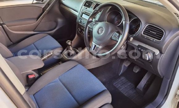 اشتري مستعمل Volkswagen Golf White سيارة في Maseru في Maseru اشتري مستعمل Volkswagen Golf White سيارة في Maseru في Maseru