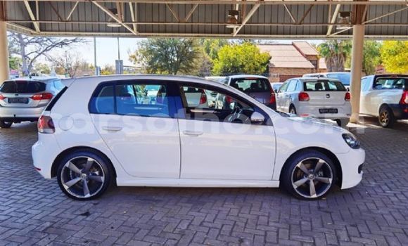 اشتري مستعمل Volkswagen Golf White سيارة في Maseru في Maseru اشتري مستعمل Volkswagen Golf White سيارة في Maseru في Maseru