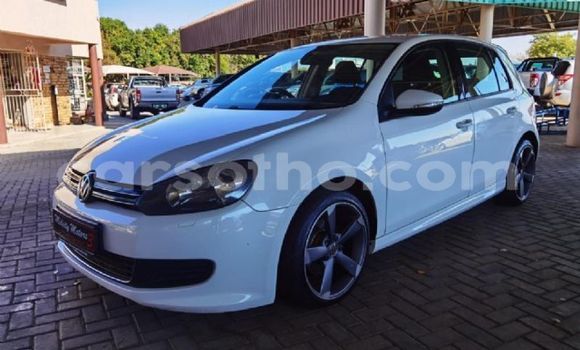 اشتري مستعمل Volkswagen Golf White سيارة في Maseru في Maseru اشتري مستعمل Volkswagen Golf White سيارة في Maseru في Maseru