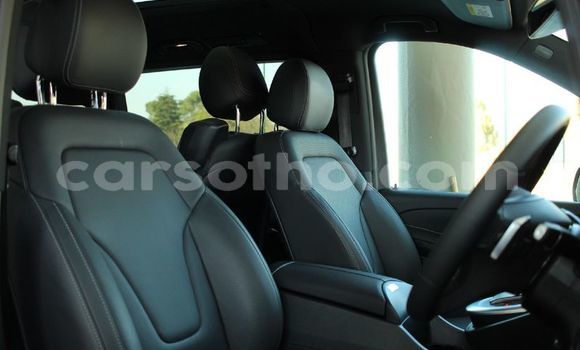 Buy Used Mercedes-Benz V-klasse Other Car in Maseru in Maseru Buy Used Mercedes-Benz V-klasse Other Car in Maseru in Maseru
