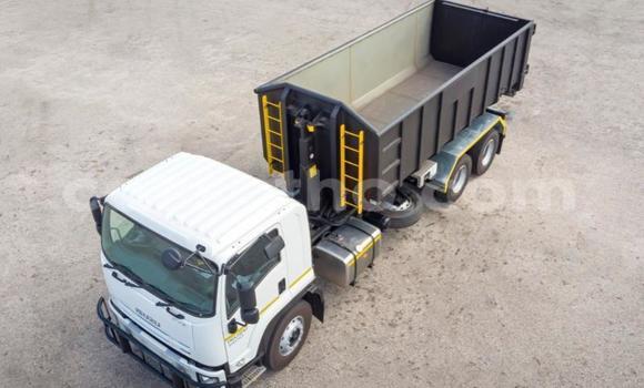 اشتري مستعمل Isuzu FVZ White شاحنة في Hlotse في Leribe اشتري مستعمل Isuzu FVZ White شاحنة في Hlotse في Leribe