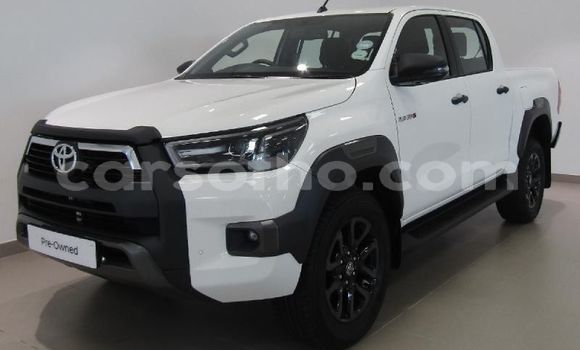 Sayi Na hannu Toyota Hilux White Mota in Maseru a Maseru Sayi Na hannu Toyota Hilux White Mota in Maseru a Maseru