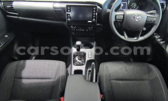 Sayi Na hannu Toyota Hilux White Mota in Maseru a Maseru Sayi Na hannu Toyota Hilux White Mota in Maseru a Maseru