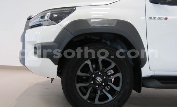 Sayi Na hannu Toyota Hilux White Mota in Maseru a Maseru Sayi Na hannu Toyota Hilux White Mota in Maseru a Maseru