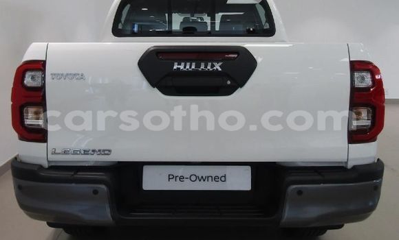 Sayi Na hannu Toyota Hilux White Mota in Maseru a Maseru Sayi Na hannu Toyota Hilux White Mota in Maseru a Maseru