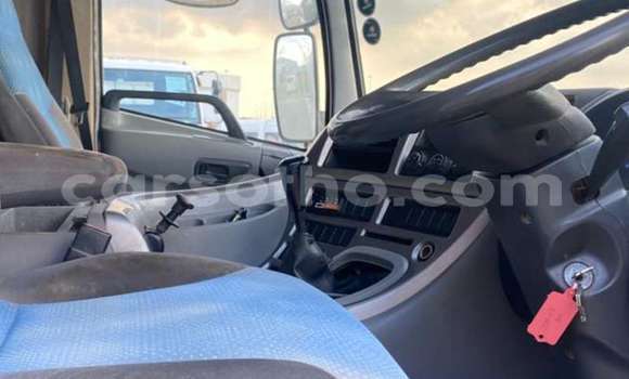 Sayi Na hannu Nissan UD White Babbar mota in Maseru a Maseru Sayi Na hannu Nissan UD White Babbar mota in Maseru a Maseru